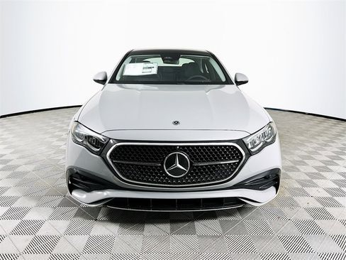 Used 2025 Mercedes-Benz E 350 Sedan image 2