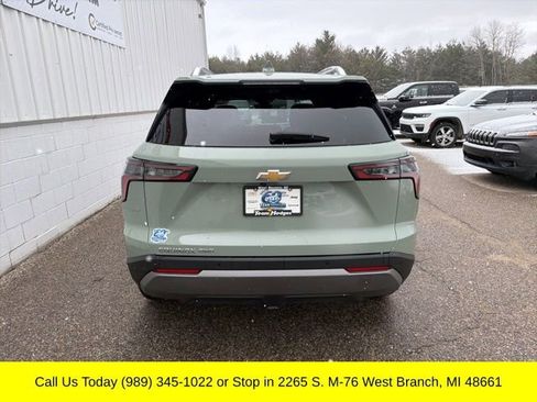 Used 2025 Chevrolet Equinox LT w/ Convenience Package II AWD/4WD image 9