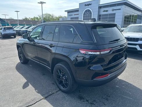 New 2026 Jeep Grand Cherokee Altitude AWD/4WD image 11