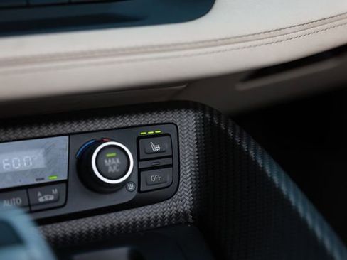 Used 2019 BMW i8 Roadster image 33