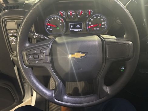Used 2022 Chevrolet Silverado 1500 Custom image 3