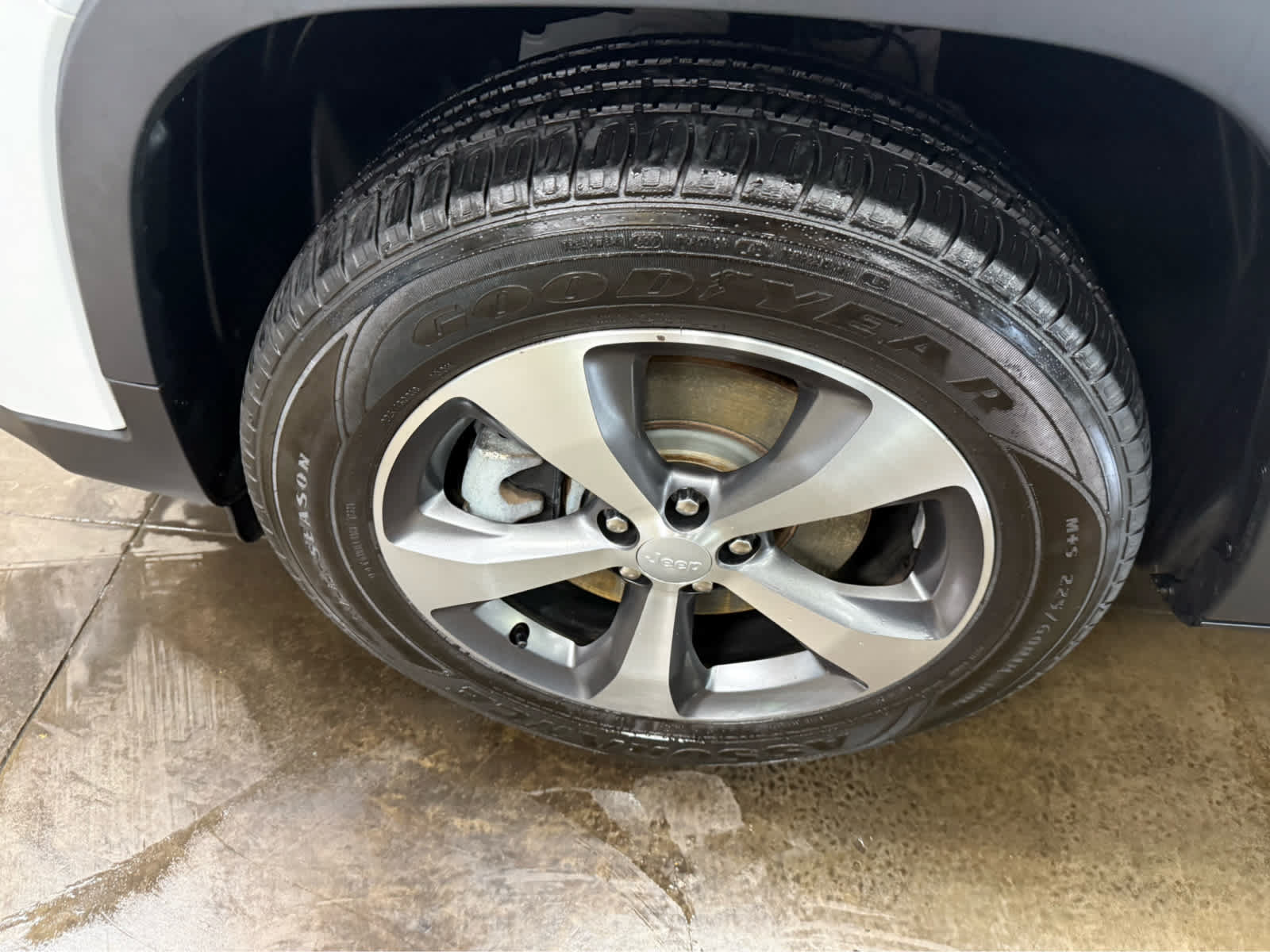 Used 2021 Jeep Cherokee Limited AWD/4WD image 34