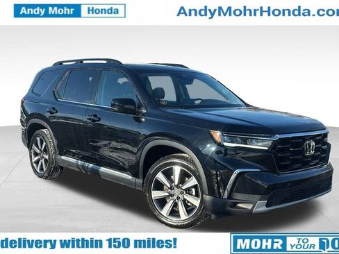 Used 2024 Honda Pilot Touring image 1