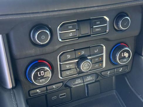 Used 2023 Chevrolet Tahoe Z71 w/ Luxury Package image 25