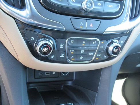 Used 2022 Chevrolet Equinox Premier image 23