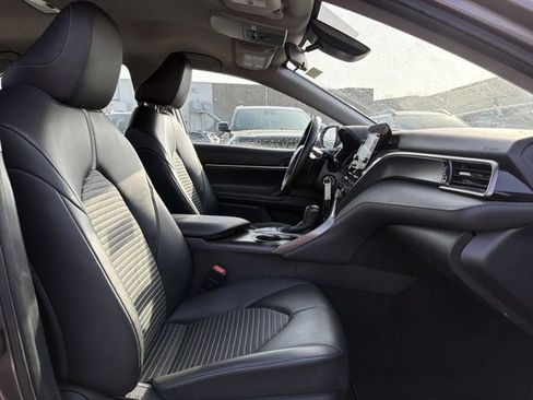 Used 2022 Toyota Camry SE w/ Carpet Mat Package (TMS) image 17