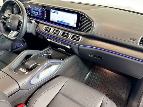 Certified 2025 Mercedes-Benz GLS 450 4MATIC image 28