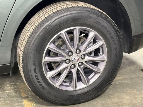 Used 2023 Buick Enclave Essence image 43