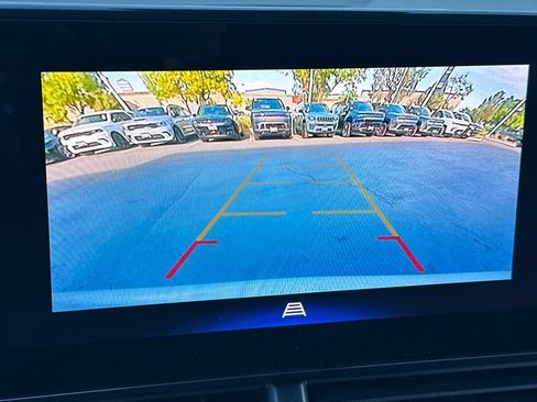 Used 2025 Chevrolet Trax LT FWD image 18