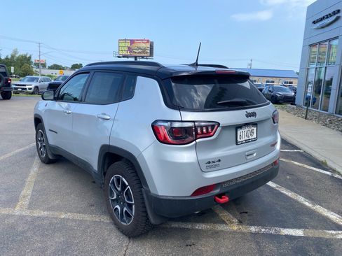 Used 2026 Jeep Compass Trailhawk w/ Sun, Sound & Navigation Group AWD/4WD image 3