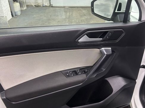 Used 2021 Volkswagen Tiguan S FWD image 9