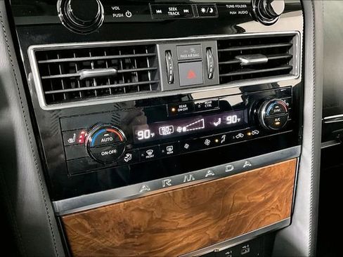 Used 2024 Nissan Armada SL w/ Captain's Chairs Package image 34