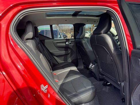 Certified 2025 Volvo XC40 B5 Plus image 11