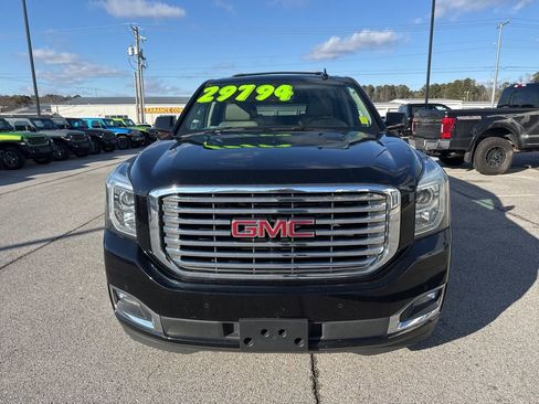 Used 2020 GMC Yukon XL SLT w/ Premium Edition image 3