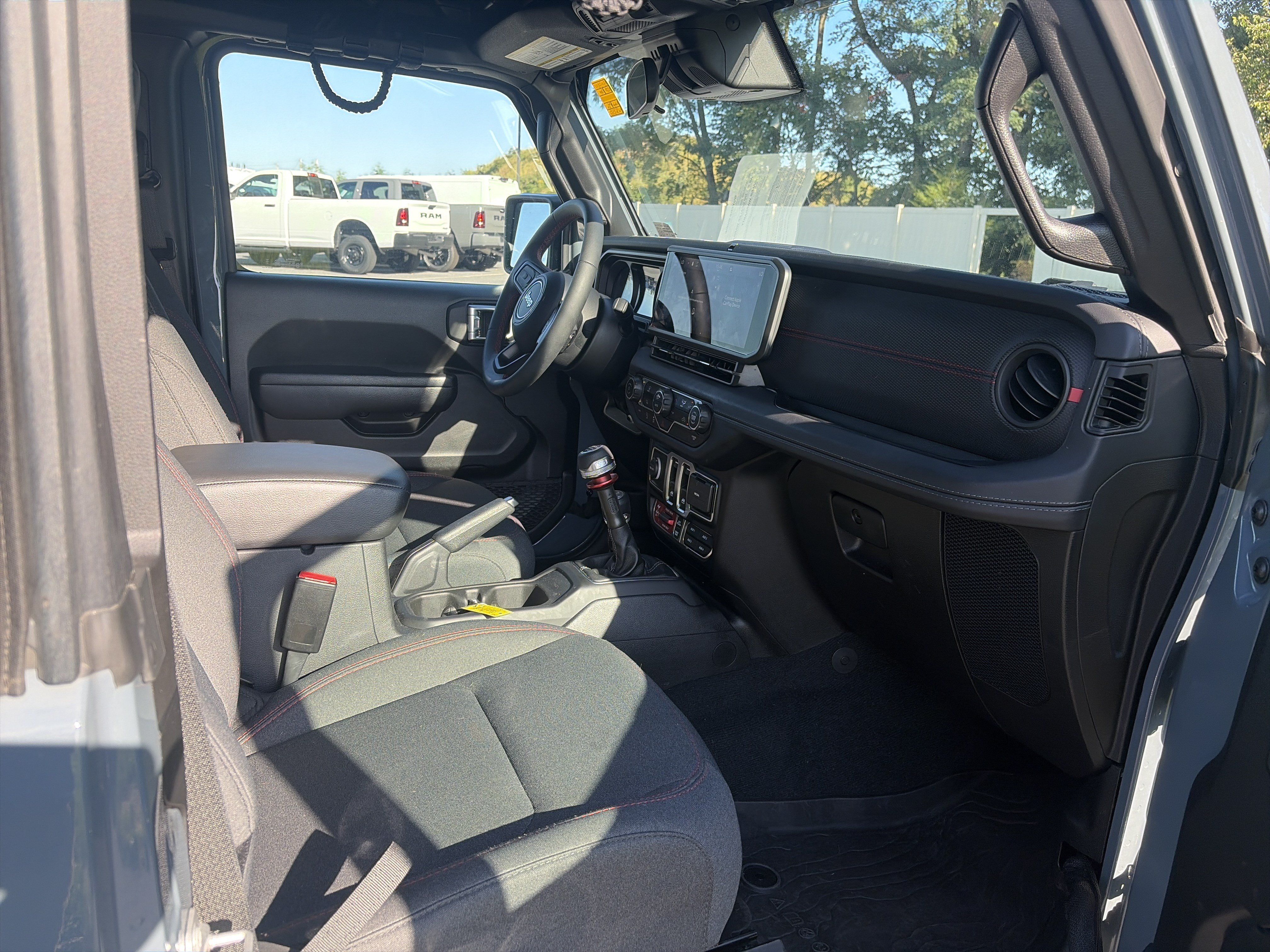 Used 2024 Jeep Wrangler Rubicon AWD/4WD image 27