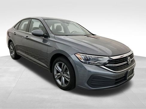 Used 2024 Volkswagen Jetta SE FWD image 7