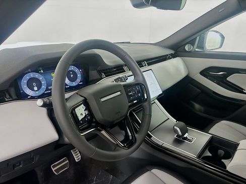 Used 2026 Land Rover Range Rover Evoque Dynamic SE AWD/4WD image 9