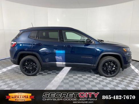 New 2026 Jeep Compass Latitude image 8