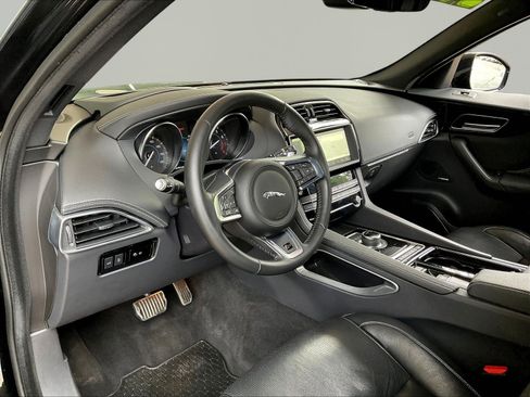 Used 2020 Jaguar F-PACE S AWD/4WD image 17