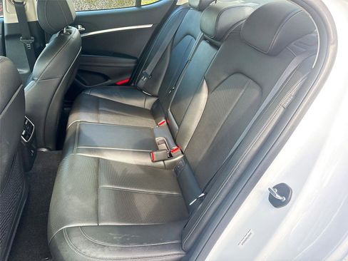 Used 2025 Genesis G70 2.5T image 25