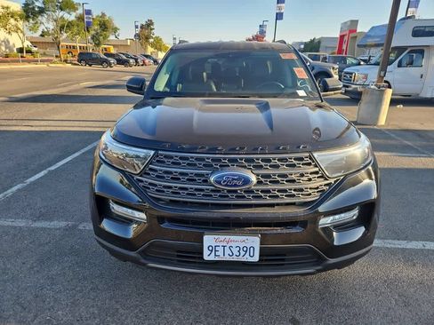 Used 2023 Ford Explorer XLT w/ Equipment Group 202A RWD image 2