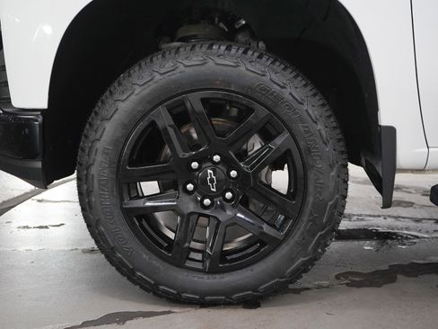 Used 2021 Chevrolet Silverado 1500 LT Trail Boss w/ Convenience Package II AWD/4WD image 29