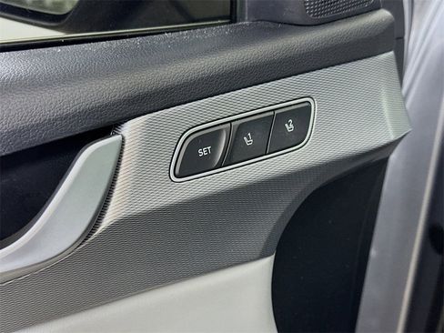 Used 2020 Hyundai Palisade SEL w/ Premium Package image 17