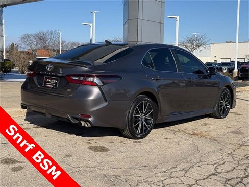 Used 2023 Toyota Camry SE w/ Convenience Package image 3