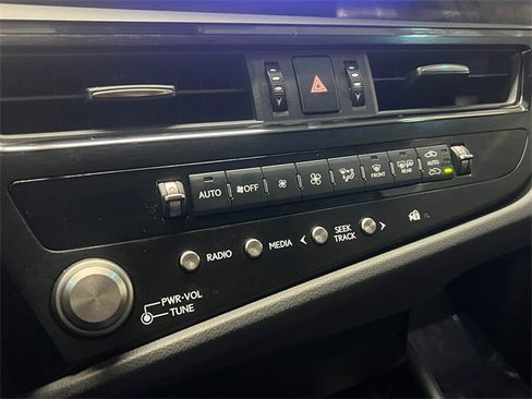 Certified 2025 Lexus ES 350 image 20