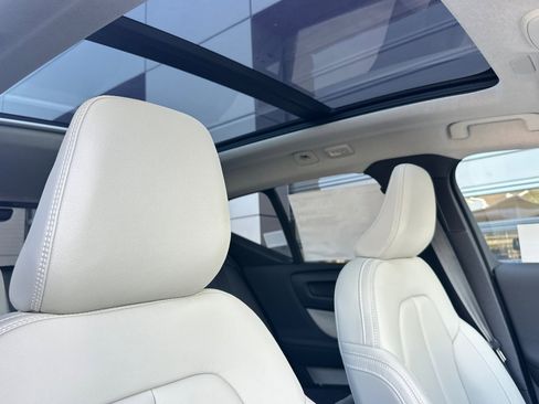 New 2026 Volvo XC40 B5 Ultra w/ Climate Package image 18