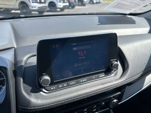 Used 2025 Nissan Rogue S image 19