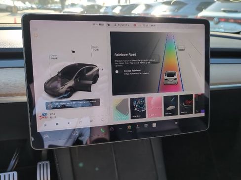 Used 2022 Tesla Model Y Performance image 17