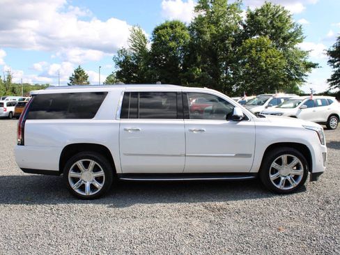 Used 2020 Cadillac Escalade ESV Premium Luxury AWD/4WD image 6