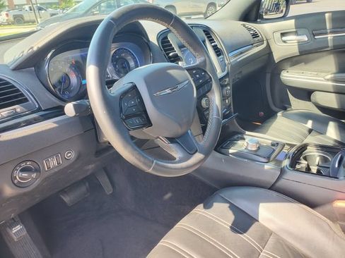 Used 2017 Chrysler 300 S AWD/4WD image 9