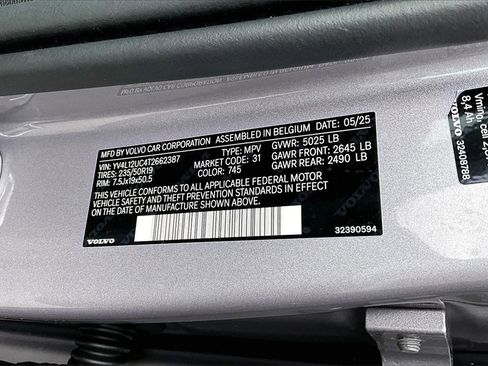 Certified 2026 Volvo XC40 B5 Plus w/ Protection Package Premier image 18