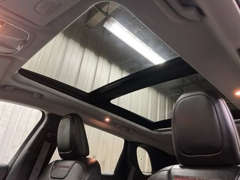 Used 2021 Jeep Cherokee Trailhawk w/ Sun & Sound Group image 21