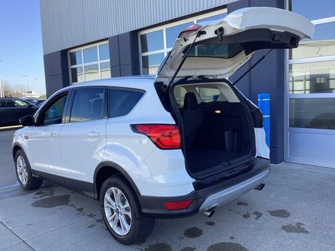Used 2019 Ford Escape SE image 13