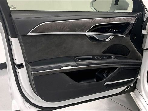 Used 2021 Audi A8 L 4.0T image 17