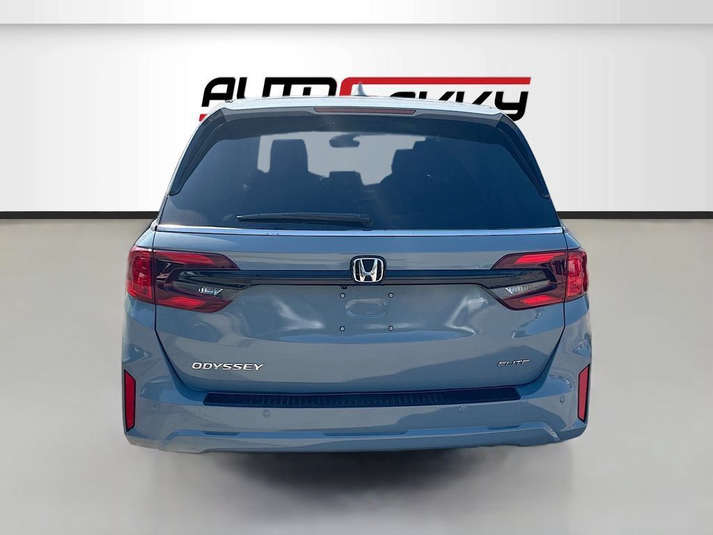 Used 2025 Honda Odyssey Elite image 6