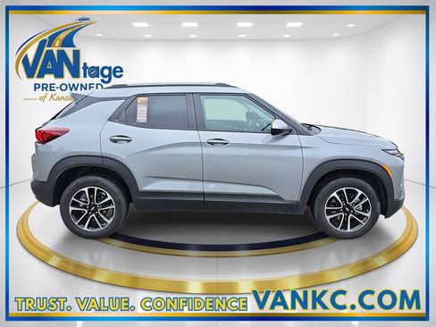 Used 2025 Chevrolet TrailBlazer LT AWD/4WD image 5