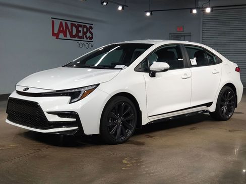New 2026 Toyota Corolla SE image 3