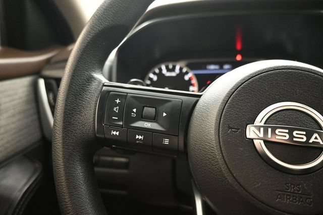 Used 2023 Nissan Rogue SV FWD image 15