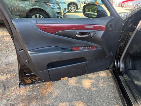 Used 2010 Lexus LS 460 RWD image 13