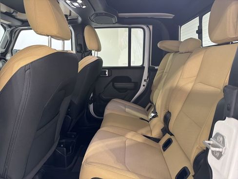 Used 2021 Jeep Gladiator Sport AWD/4WD image 20