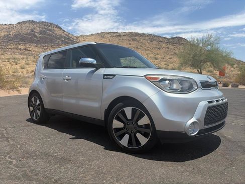 Used 2015 Kia Soul ! w/ Sun & Sound Package FWD image 3