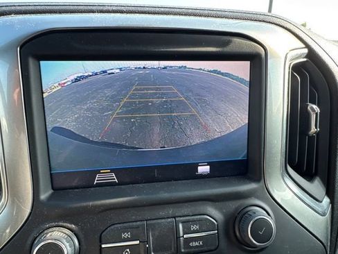 Used 2021 Chevrolet Silverado 1500 LT AWD/4WD image 12
