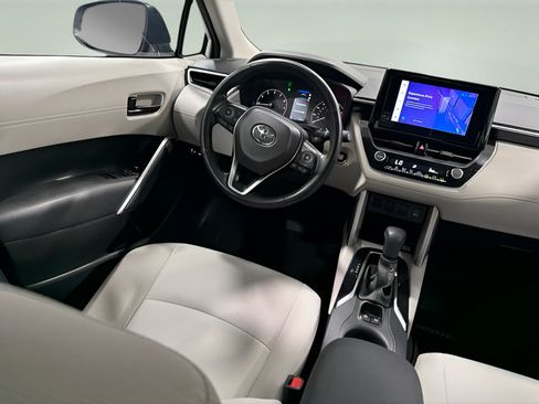 Used 2023 Toyota Corolla Cross LE FWD image 24