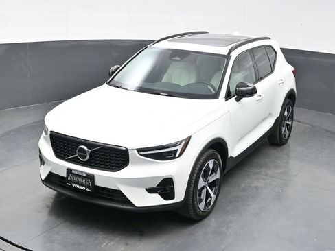 Certified 2026 Volvo XC40 B5 Plus w/ Protection Package Premier AWD/4WD image 25