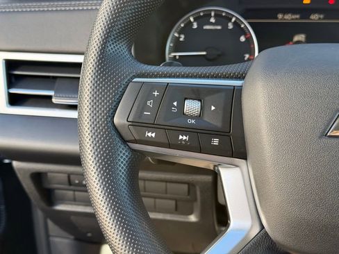 New 2026 Mitsubishi Outlander ES image 14