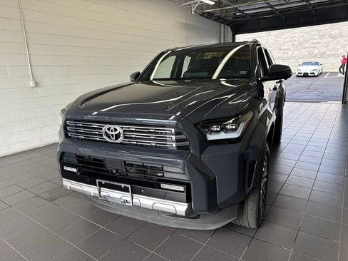 Used 2025 Toyota 4Runner Limited AWD/4WD image 3